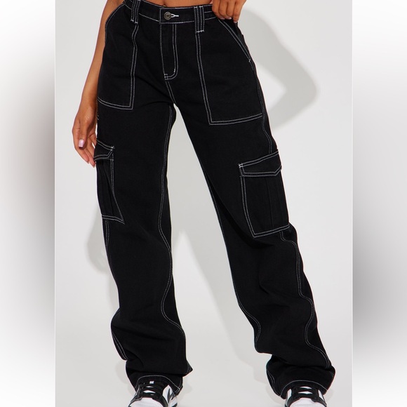 Black cargo pants - size 11 from Fashion Nova - Picture 1 of 2